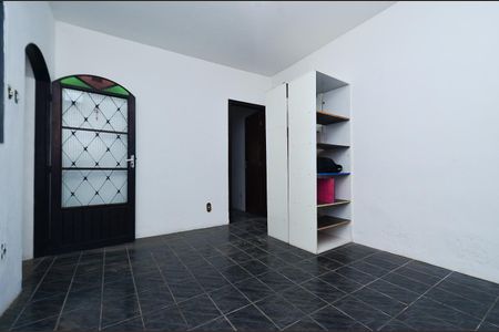 Casa para alugar com 81m², 2 quartos e sem vaga Casa para alugar com 81m², 2 quartos e sem vagaSala