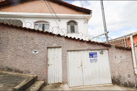 Casa para alugar com 81m², 2 quartos e sem vaga Casa para alugar com 81m², 2 quartos e sem vagaFachada