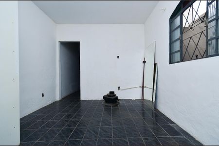 Casa para alugar com 81m², 2 quartos e sem vaga Casa para alugar com 81m², 2 quartos e sem vagaSala