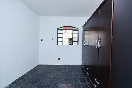 Casa para alugar com 81m², 2 quartos e sem vaga Casa para alugar com 81m², 2 quartos e sem vagaQuarto 1