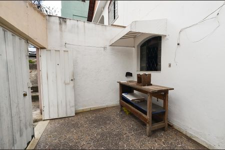 Casa para alugar com 81m², 2 quartos e sem vaga Casa para alugar com 81m², 2 quartos e sem vagaGaragem