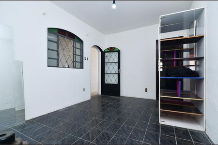 Casa para alugar com 81m², 2 quartos e sem vaga Casa para alugar com 81m², 2 quartos e sem vagaSala
