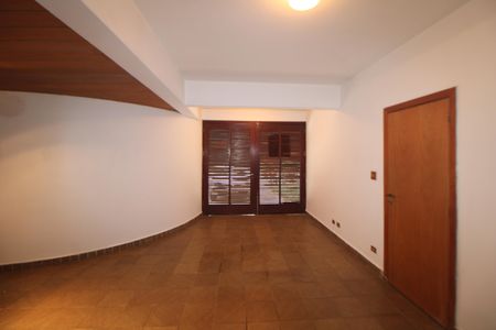 Casa à venda com 332m², 5 quartos e 7 vagasGaragem