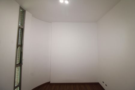 Casa à venda com 332m², 5 quartos e 7 vagasQuarto 1