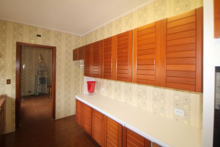 Casa à venda com 332m², 5 quartos e 7 vagasCozinha