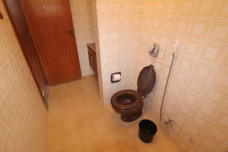 Casa à venda com 332m², 5 quartos e 7 vagasBanheiro Suíte