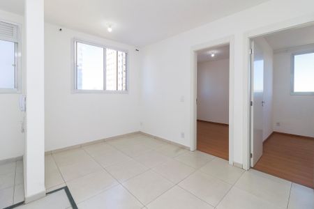 Sala de apartamento para alugar com 2 quartos, 38m² em Parque Maria Helena, São Paulo
