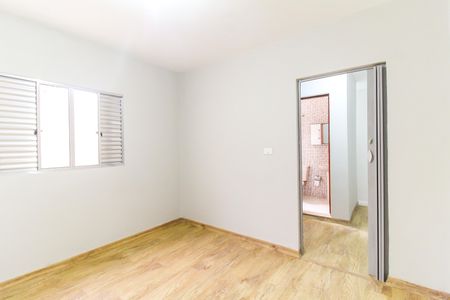 Casa à venda com 167m², 4 quartos e 2 vagas Casa à venda com 167m², 4 quartos e 2 vagasQuarto 6 - Casa 2