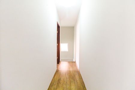 Casa à venda com 167m², 4 quartos e 2 vagas Casa à venda com 167m², 4 quartos e 2 vagasCorredor