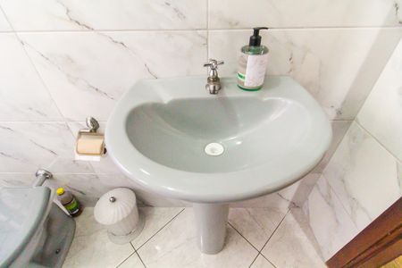 Casa à venda com 167m², 4 quartos e 2 vagas Casa à venda com 167m², 4 quartos e 2 vagasBanheiro 1