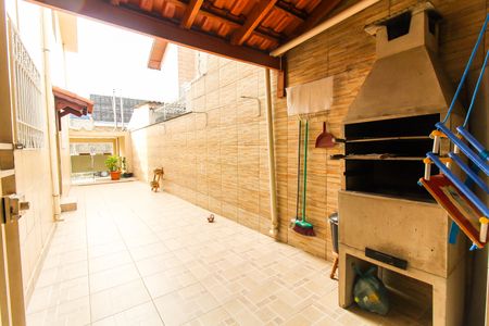 Casa à venda com 167m², 4 quartos e 2 vagas Casa à venda com 167m², 4 quartos e 2 vagasQuintal