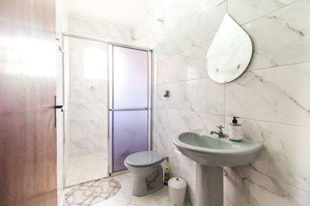 Casa à venda com 167m², 4 quartos e 2 vagas Casa à venda com 167m², 4 quartos e 2 vagasBanheiro 1