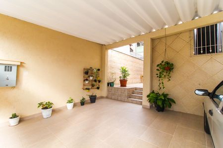 Casa à venda com 167m², 4 quartos e 2 vagas Casa à venda com 167m², 4 quartos e 2 vagasGaragem