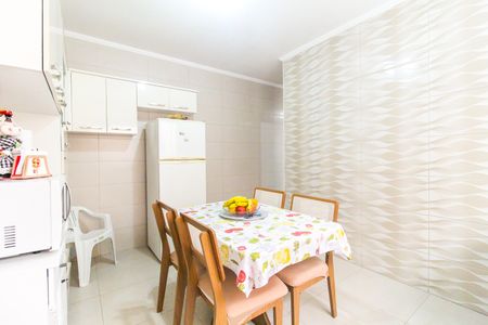 Casa à venda com 167m², 4 quartos e 2 vagas Casa à venda com 167m², 4 quartos e 2 vagasCozinha