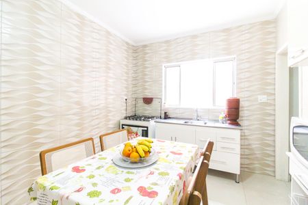 Casa à venda com 167m², 4 quartos e 2 vagas Casa à venda com 167m², 4 quartos e 2 vagasCozinha