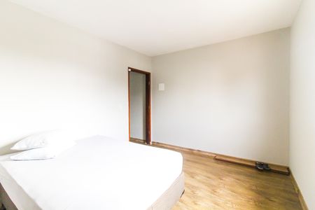 Casa à venda com 167m², 4 quartos e 2 vagas Casa à venda com 167m², 4 quartos e 2 vagasQuarto 3