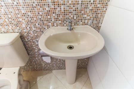 Casa à venda com 167m², 4 quartos e 2 vagas Casa à venda com 167m², 4 quartos e 2 vagasBanheiro 3