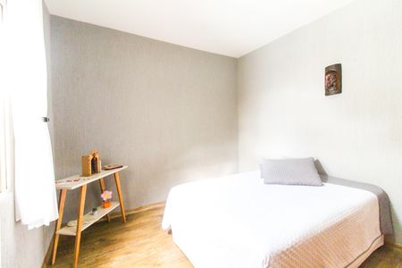 Casa à venda com 167m², 4 quartos e 2 vagas Casa à venda com 167m², 4 quartos e 2 vagasQuarto 1