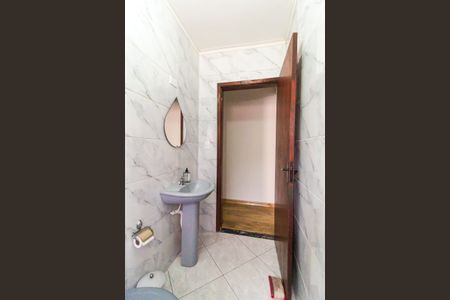 Casa à venda com 167m², 4 quartos e 2 vagas Casa à venda com 167m², 4 quartos e 2 vagasBanheiro 1