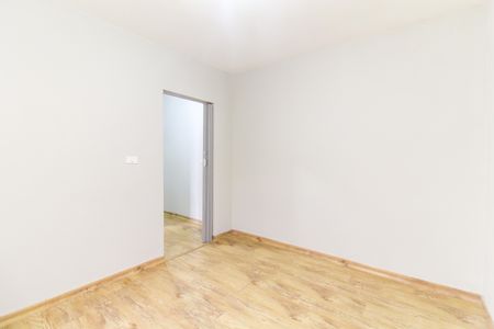 Casa à venda com 167m², 4 quartos e 2 vagas Casa à venda com 167m², 4 quartos e 2 vagasQuarto 6 - Casa 2