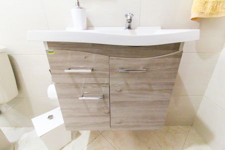 Casa à venda com 167m², 4 quartos e 2 vagas Casa à venda com 167m², 4 quartos e 2 vagasBanheiro 2