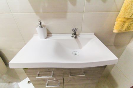 Casa à venda com 167m², 4 quartos e 2 vagas Casa à venda com 167m², 4 quartos e 2 vagasBanheiro 2