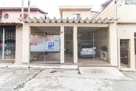 Casa à venda com 167m², 4 quartos e 2 vagas Casa à venda com 167m², 4 quartos e 2 vagasFachada + Placa