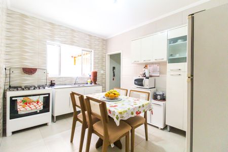 Casa à venda com 167m², 4 quartos e 2 vagas Casa à venda com 167m², 4 quartos e 2 vagasCozinha