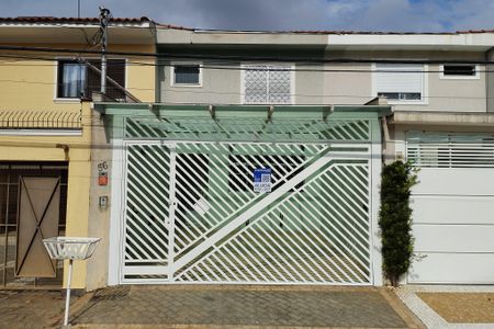 Casa para alugar com 188m², 4 quartos e 2 vagas Casa para alugar com 188m², 4 quartos e 2 vagasFachada