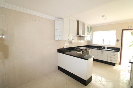 Casa para alugar com 188m², 4 quartos e 2 vagasCozinha