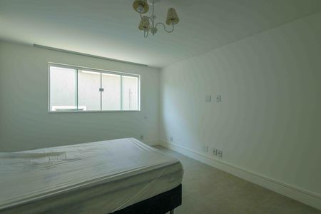 Casa de condomínio para alugar com 370m², 6 quartos e 5 vagas Casa de condomínio para alugar com 370m², 6 quartos e 5 vagasSuíte 3