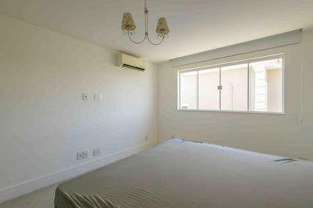 Casa de condomínio para alugar com 370m², 6 quartos e 5 vagas Casa de condomínio para alugar com 370m², 6 quartos e 5 vagasSuíte 4