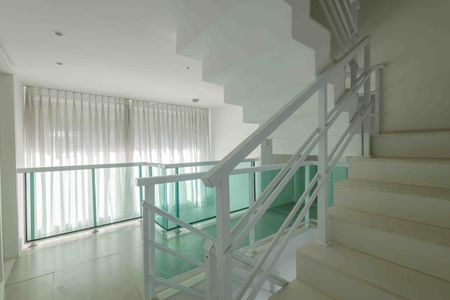 Casa de condomínio para alugar com 370m², 6 quartos e 5 vagas Casa de condomínio para alugar com 370m², 6 quartos e 5 vagasHall de Entrada