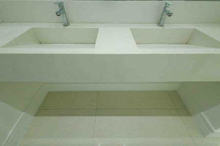 Casa de condomínio para alugar com 370m², 6 quartos e 5 vagas Casa de condomínio para alugar com 370m², 6 quartos e 5 vagasLavabo 1