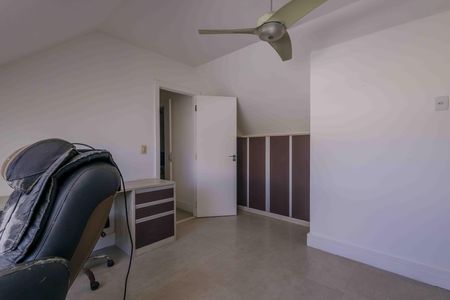 Casa de condomínio para alugar com 370m², 6 quartos e 5 vagas Casa de condomínio para alugar com 370m², 6 quartos e 5 vagasSótão