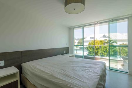 Casa de condomínio para alugar com 370m², 6 quartos e 5 vagas Casa de condomínio para alugar com 370m², 6 quartos e 5 vagasSuíte 2