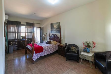 Casa à venda com 430m², 5 quartos e 3 vagasSuíte 2