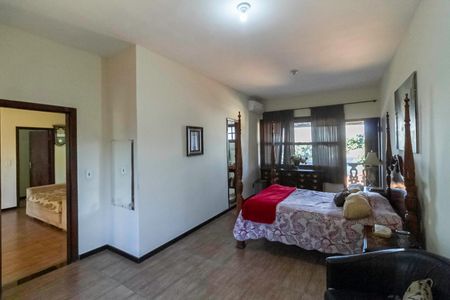 Casa à venda com 430m², 5 quartos e 3 vagasSuíte 2