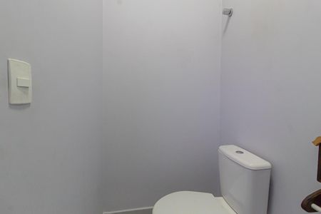 Casa à venda com 900m², 5 quartos e 7 vagasBanheiro de Serviço