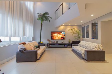 Casa à venda com 900m², 5 quartos e 7 vagasSala 1