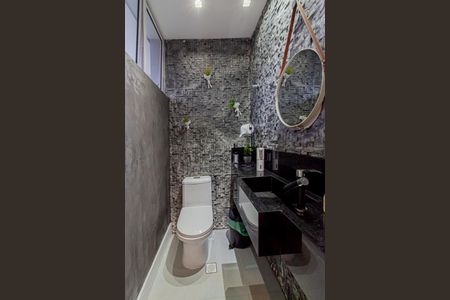 Casa à venda com 900m², 5 quartos e 7 vagasLavabo