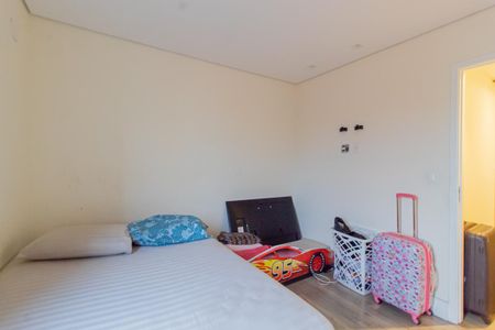 Casa à venda com 900m², 5 quartos e 7 vagasQuarto 2