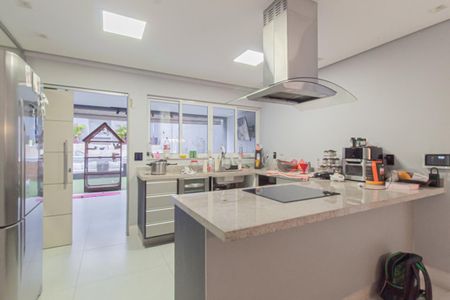 Casa à venda com 900m², 5 quartos e 7 vagasCozinha