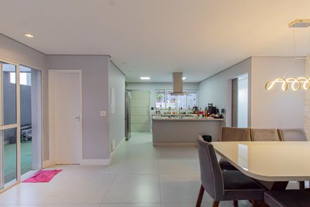 Casa à venda com 900m², 5 quartos e 7 vagasSala 1