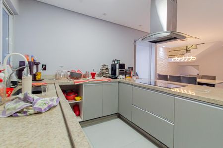 Casa à venda com 900m², 5 quartos e 7 vagasCozinha