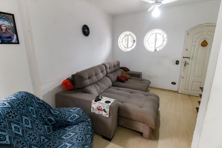 Casa à venda com 176m², 4 quartos e 2 vagas Casa à venda com 176m², 4 quartos e 2 vagasSala