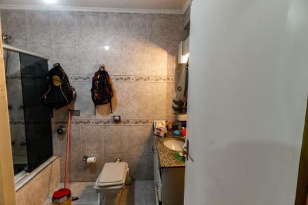 Casa à venda com 176m², 4 quartos e 2 vagas Casa à venda com 176m², 4 quartos e 2 vagasBanheiro da Suíte