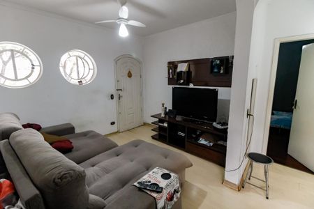 Casa à venda com 176m², 4 quartos e 2 vagas Casa à venda com 176m², 4 quartos e 2 vagasSala