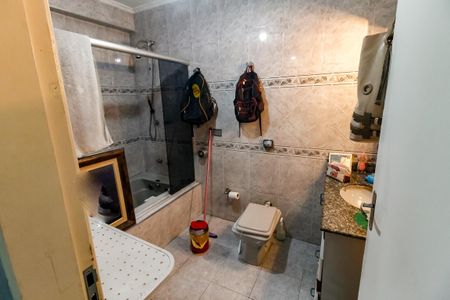 Casa à venda com 176m², 4 quartos e 2 vagas Casa à venda com 176m², 4 quartos e 2 vagasBanheiro da Suíte