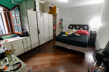 Casa à venda com 176m², 4 quartos e 2 vagas Casa à venda com 176m², 4 quartos e 2 vagasSuíte
